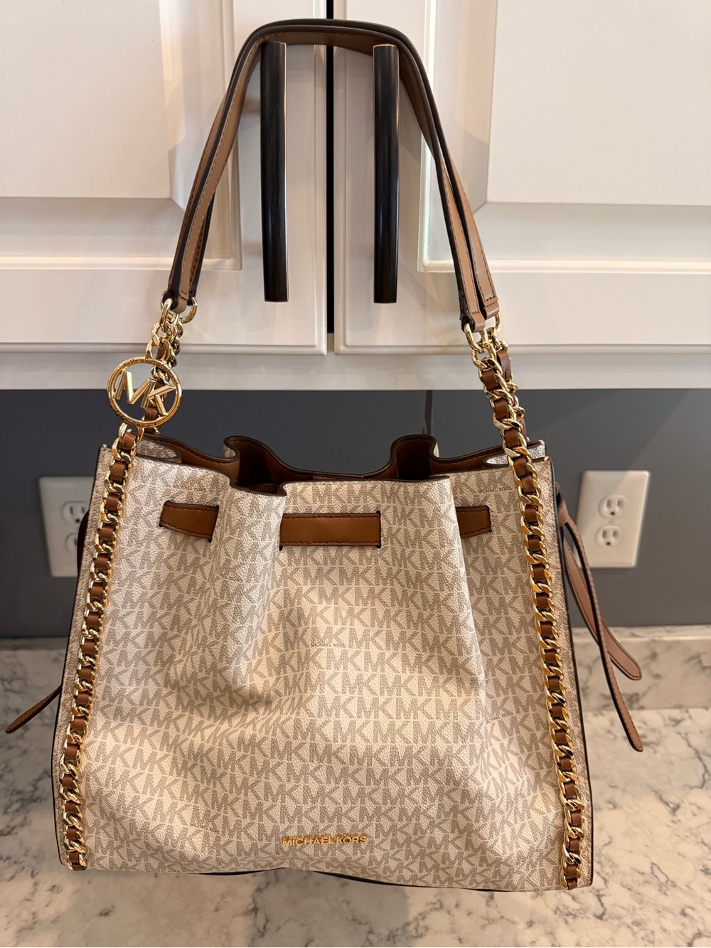 Michael Kors Large Chain Tote Vanilla MK Signature Shoulder Bag